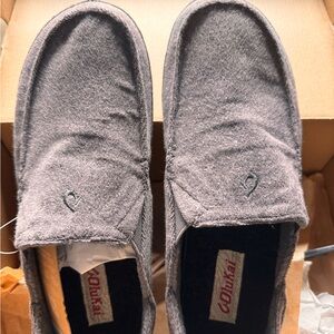 OluKai Men's Charcoal Slippers
